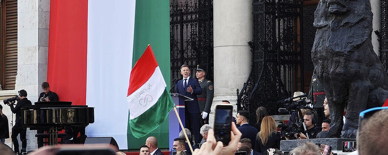 Węgrzy po Orbánie. Zdobycie władzy jest łatwiejsze niż jej ograniczenie