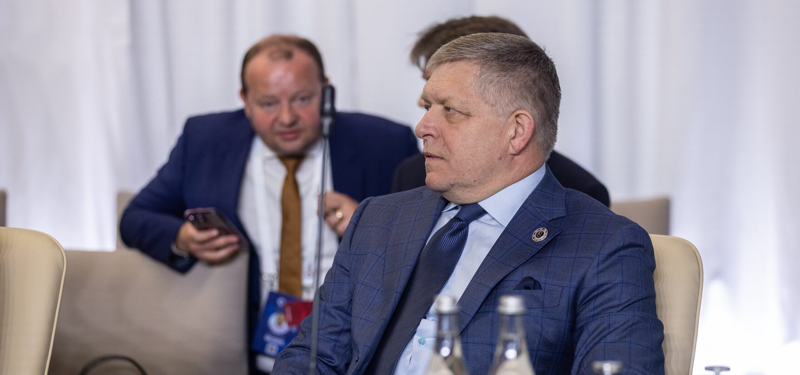 Robert Fico wyprzedaje Słowację
